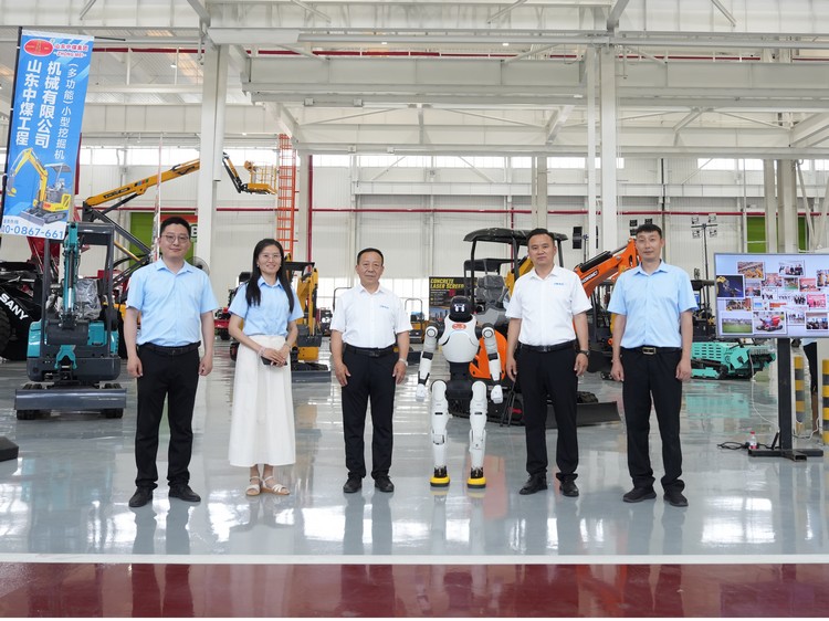 Building A New Hub For Global Trade! China Coal Group Debuts At The Global Construction Machinery Cross-Border E-Commerce Distribution Center